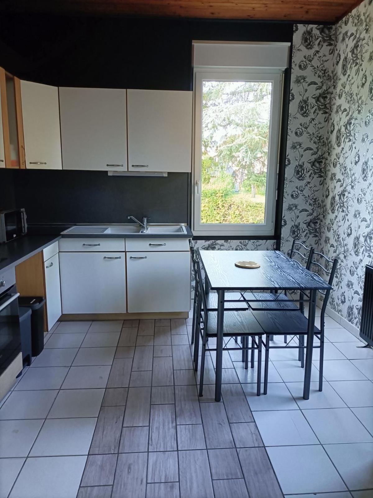 Maison 3 Chambres - Chez Florence Yzeure Экстерьер фото
